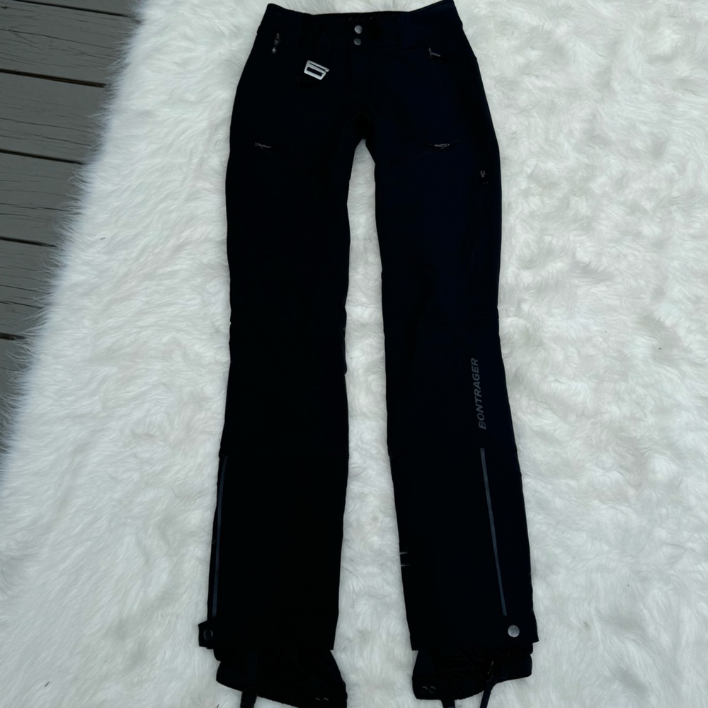 Winter ski/snow pants by Bontrager.  Size XS.